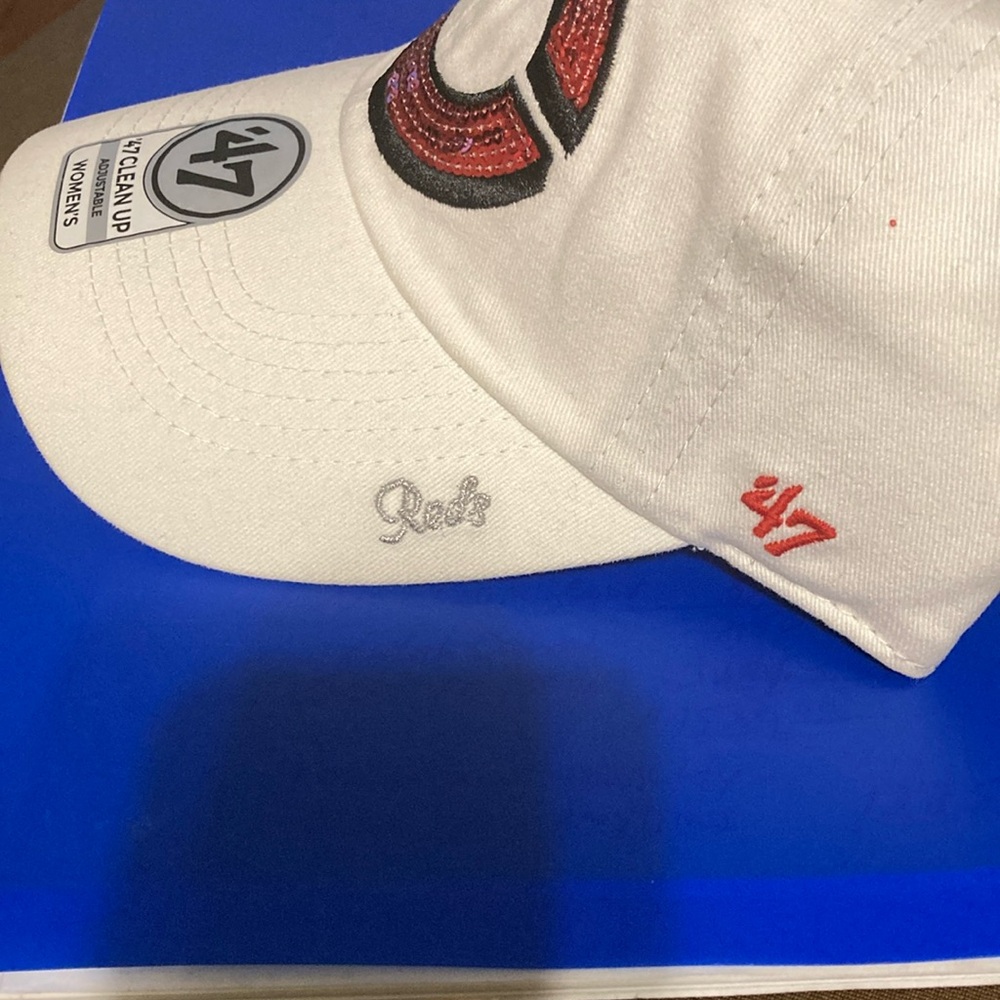 ‘47 Clean Up Women Cincinnati Reds Hat - Picture 2 of 8